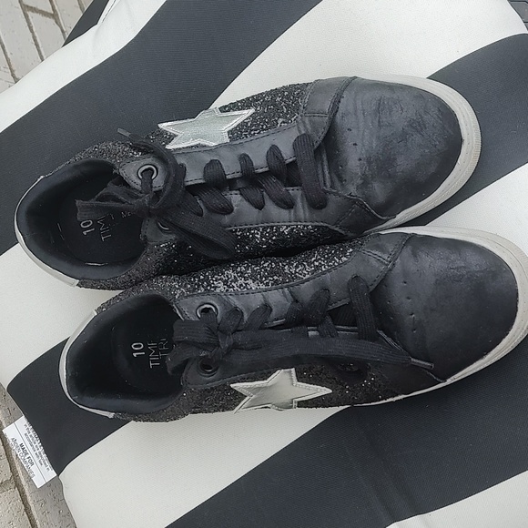 Black Shoes/Silver ⭐ - Picture 5 of 9